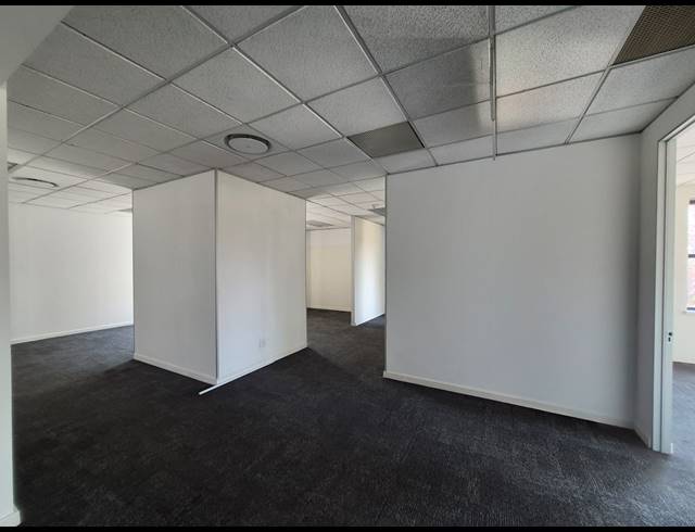 1,311M² OFFICE TO LET IN SANDTON CENTRAL